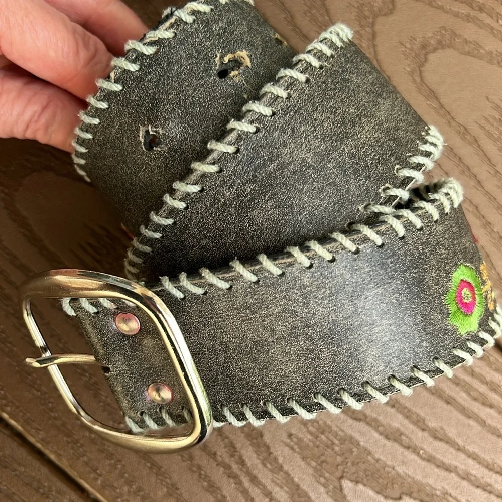 Gray faux leather floral embroidered children’s western belt